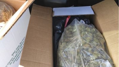 El joven tenía dos kilos de marihuana en el maletero del coche. (Guardia Civil).