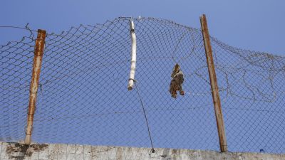 Vista de las vallas del paso fronterizo de Nador con Melilla. (EFE/María Traspaderne)