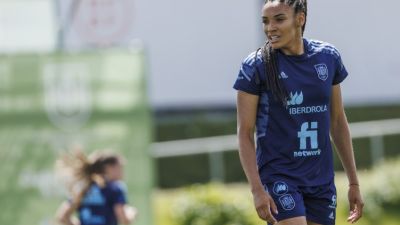 Salma Paralluelo abandona la concentración de la Selección. Foto: RFEF.