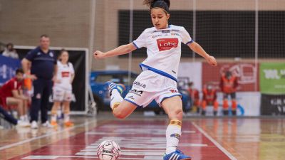 Carmen Alonso durante un encuentro con el Sala Zaragoza.