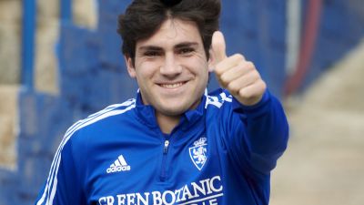 Iván Azón sonríe durante un entrenamiento con el Real Zaragoza. Foto: Twitter Real Zaragoza