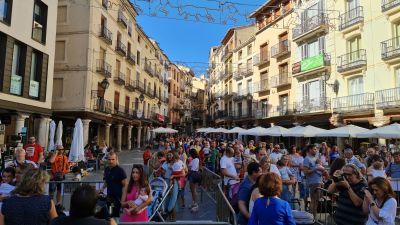 Los pañuelicos han sido repartidos por parte de la corporación municipal de la capital mudéjar,. / Ayuntamiento de Teruel