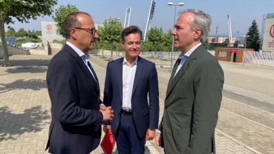 El consejero de Educación, Cultura y Deporte del Gobierno de Aragón, Felipe Faci, y el alcalde de Zaragoza, Jorge Azcón, este jueves. / Ayuntamiento de Zaragoza