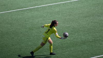 Elena Casao seguirá defendiendo la portería del Zaragoza CFF.