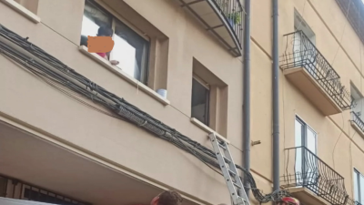 Imagen del rescate del menor. / Policía Nacional.