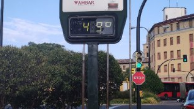 Temperatura (no oficial) que marcaba un termómetro al sol en la ciudad de Zaragoza el 10 de agosto./ Laura Quílez