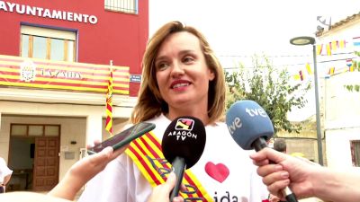 La ministra de Educación, Pilar Alegría, este sábado en las fiestas de La Zaida.