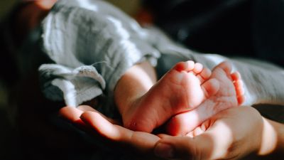En España se produjeron en los seis primeros meses de este año 159.705 nacimientos. / Unsplash