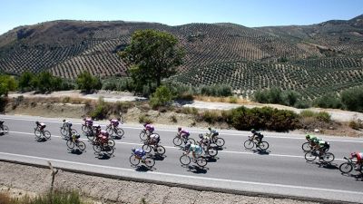 Un grupo de ciclistas circulando por la carretera./ Europa Press
