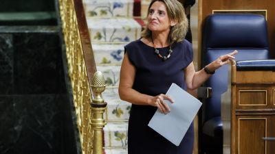 La ministra de Transición Ecológica, Teresa Ribera durante la sesión extraordinaria en el Congreso de los Diputados. / EFE