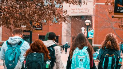 Las ayudas también se destinarán a alumnos mayores de 28 años con necesidad de apoyo educativo. / Pexels