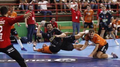 El Bada Huesca jugando frente al Torrelavega