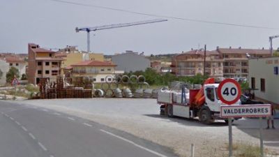 Imagen de la A-1414 a su paso por Valderrobres.