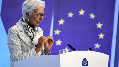 Christine Lagarde, en la rueda de prensa posterior al Consejo de Gobierno del BCE. | EFE