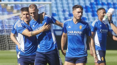 El Real Zaragoza busca noche su primera victoria como local.
