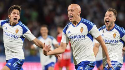 Mollejo celebra el gol que adelantaba al Real Zaragoza.
