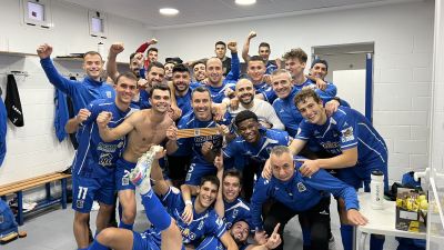 Los jugadores del Épila celebran el triunfo ante el Ejea.