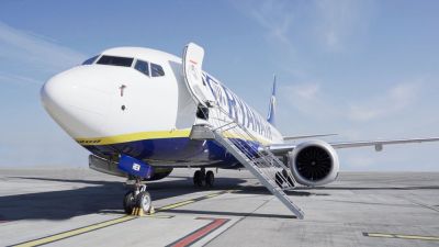 Avión de la compañía irlandesa en la pista de un aeropuerto. / Ryanair