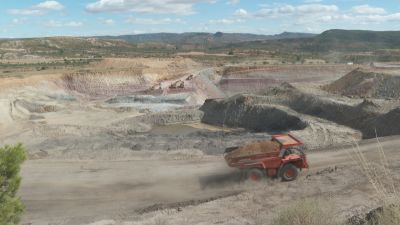 Mina de extracción de arcilla en Teruel.