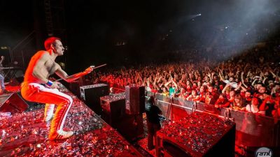 El cantante de Dios Salve a la Reina, en el escenario de un concierto de archivo. / Foto: God Save The Queen