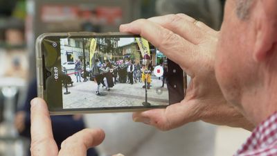 Demostración de jota aragonesa en el centro de Zaragoza.