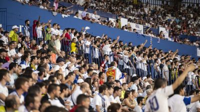 Afición en el estadio de La Romareda.