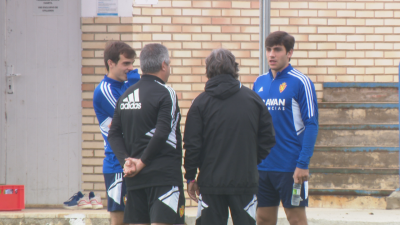 Francho y Azón, en el inicio del entrenamiento que se han perdido. Foto: Aragón Deporte