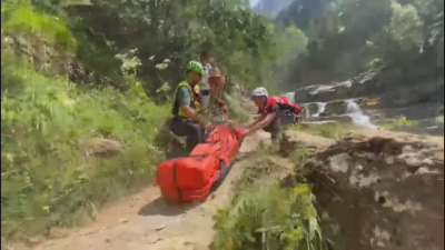 Miembros del GREIM durante un rescate en Aragón.