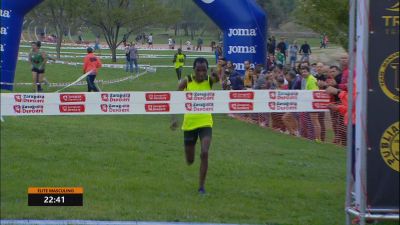 Peter Kariuki Wanjiru, en su entrada en meta.