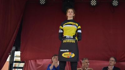 Ruth Abad en la ceremonia del podio.