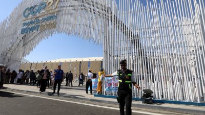 Entrada del COP27 en Egipto. / EFE