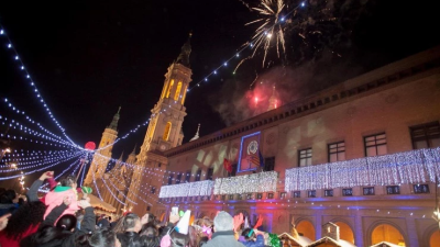 Un cotillón en la Plaza del Pilar.