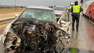 Así ha quedado el turismo implicado en el accidente, aunque su conductor ha resultado herido leve. | Guardia Civil