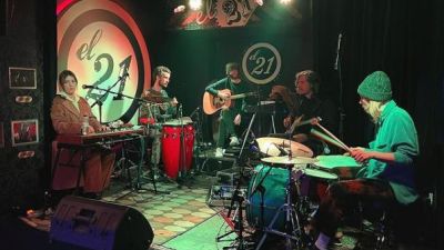 Rufus T Firefly, durante una actuación en El Veintiuno. / Instagram El Veintiuno