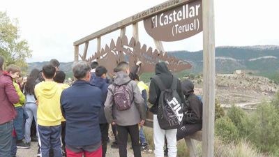 Alumnos del IES Gúdar-Javalambre en Dinópolis.