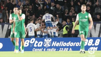 El CD Tenerife celebra el 1-0.