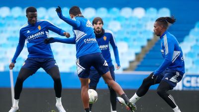 Imagen de un entrenamiento reciente en La Romareda.