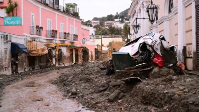Consecuencias del corrimiento de tierras que ha afectado a la isla italiana de Ischia./ EFE/EPA/CIRO FUSCO ITALY OUT.