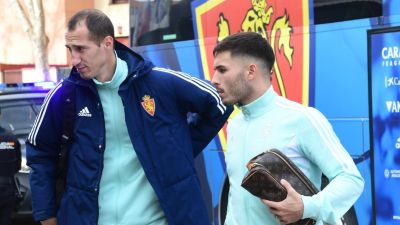 Petrovic, (derecha), junto a Lluis López a su llegada a El Plantío. Foto: Real Zaragoza