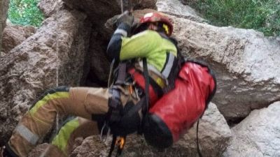 Rescate de los bomberos de la Diputación de Teruel en el Parrizal de Beceite. / Bomberos DPT