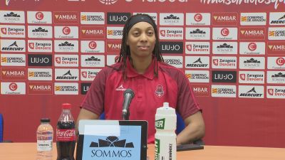 Aishah Sutherland durante su presentación.