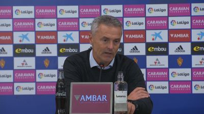 Fran Escribá compareciendo en rueda de prensa tras el partido