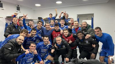 Celebración en el vestuario del CF Épila. Foto: ADCF Épila