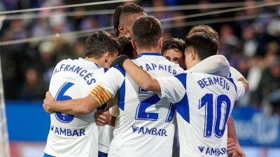 Los jugadores del Real Zaragoza celebran un gol esta temporada.