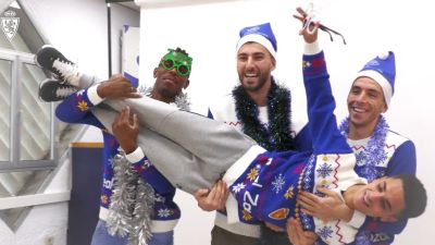 Los jugadores del Real Zaragoza felicitan la Navidad.