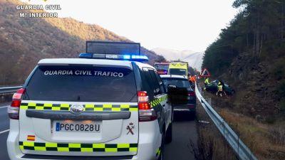 Accidente de tráfico en el que un turismo se ha salido de la A-139, en Foradada del Toscar. / Guardia Civil de Tráfico.
