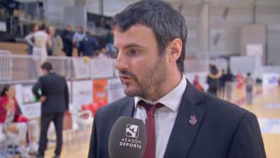 Carlos Cantero atienda a Aragón Deporte este viernes en Bembibre.