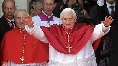 Imagen de archivo de Benedicto XVI durante una visita a la catedral de La Almudena.
