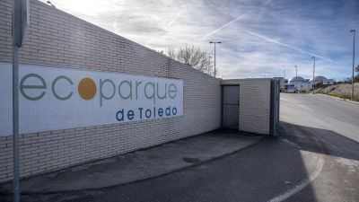 Vista del vertedero de Toledo donde la Policía lleva ya un mes desde pasado 15 de diciembre buscando al niño de 11 años que desapareció en Madrid el 10 de diciembre en un supermercado del barrio madrileño de Carabanchel. / EFE.