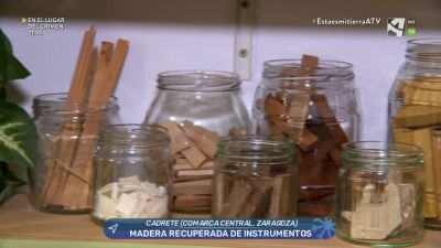 Tallando madera recuperada